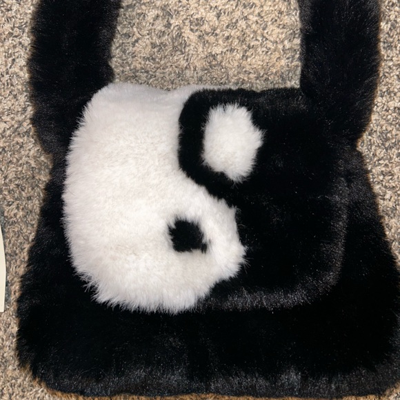 Dolls Kill Handbags - New Fuzzy Black/White YingYang Purse ☯️💜🫶🏻